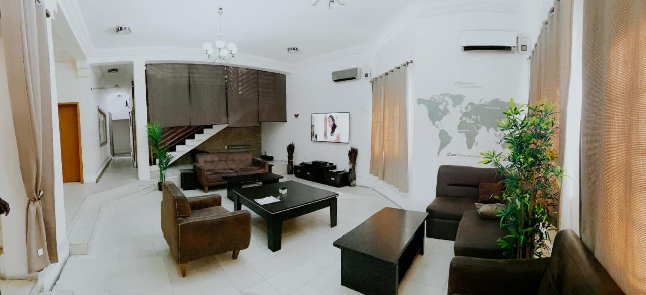 Taverna Lounge & Boutique Hotel Port Harcourt Bagian luar foto