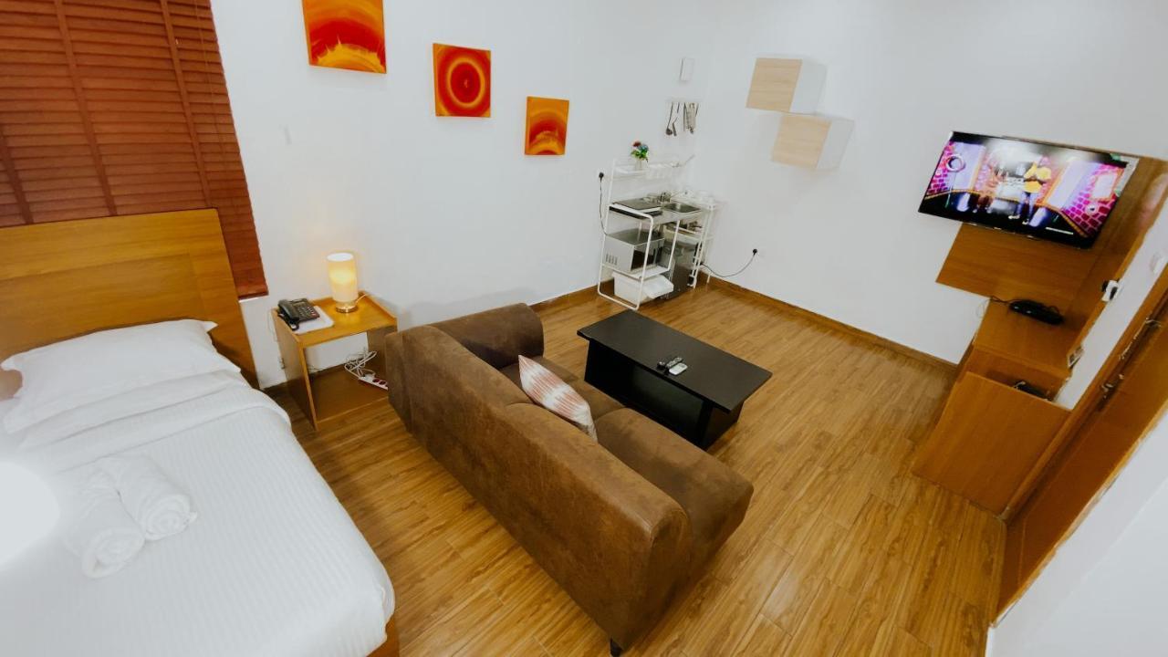 Taverna Lounge & Boutique Hotel Port Harcourt Bagian luar foto