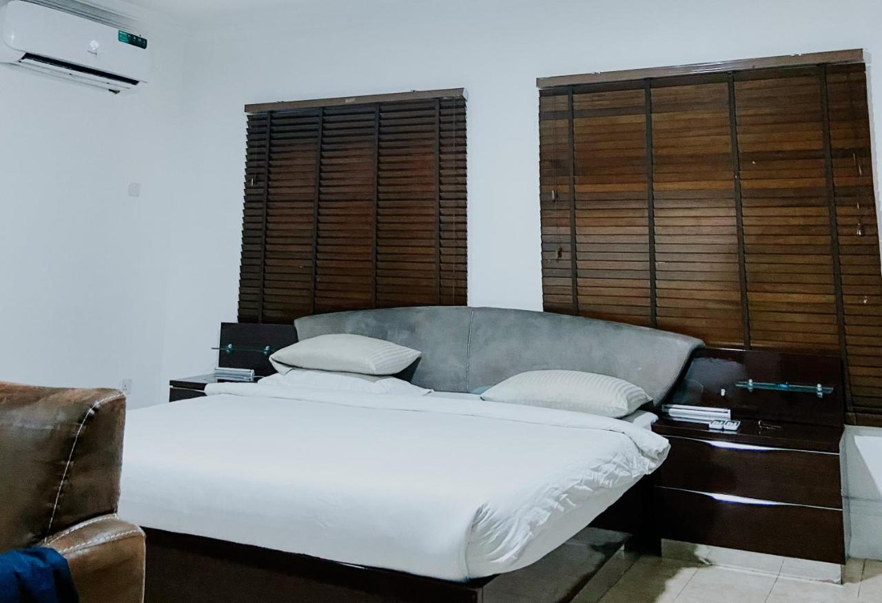 Taverna Lounge & Boutique Hotel Port Harcourt Bagian luar foto