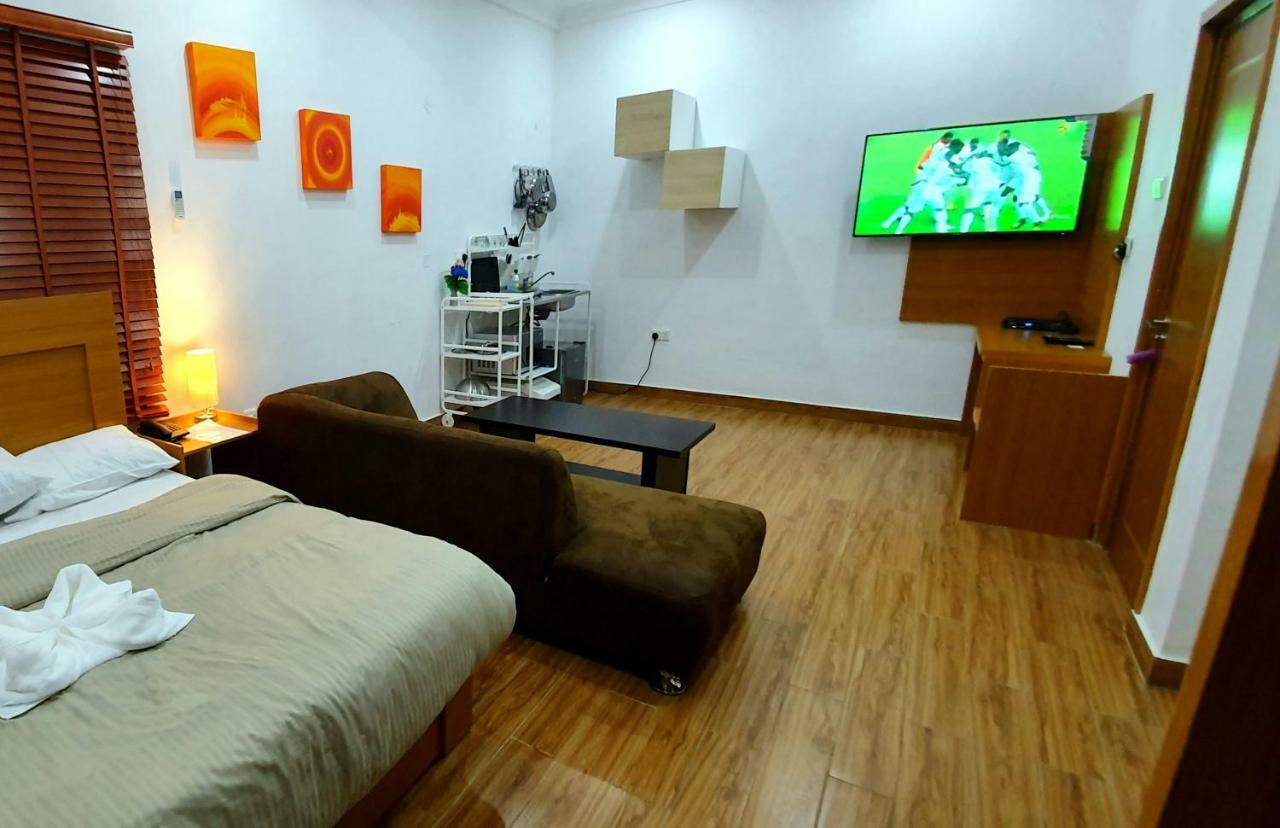Taverna Lounge & Boutique Hotel Port Harcourt Bagian luar foto
