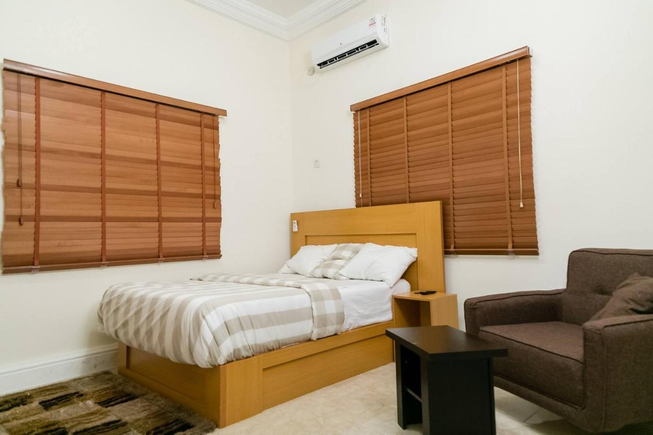 Taverna Lounge & Boutique Hotel Port Harcourt Bagian luar foto